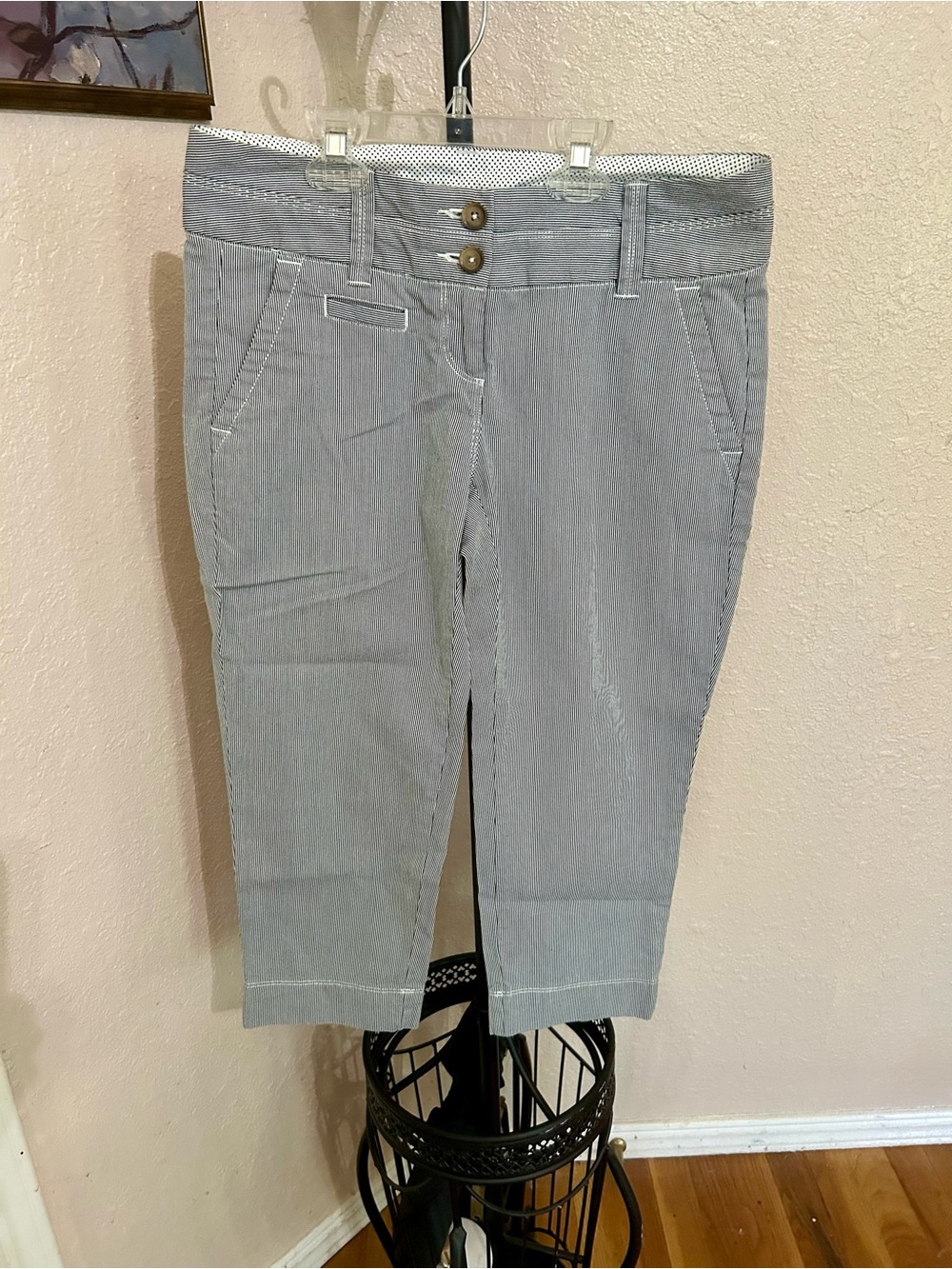 Lands End Blue & White Striped Seersucker Capri Pants in Women’s 2P NWOT